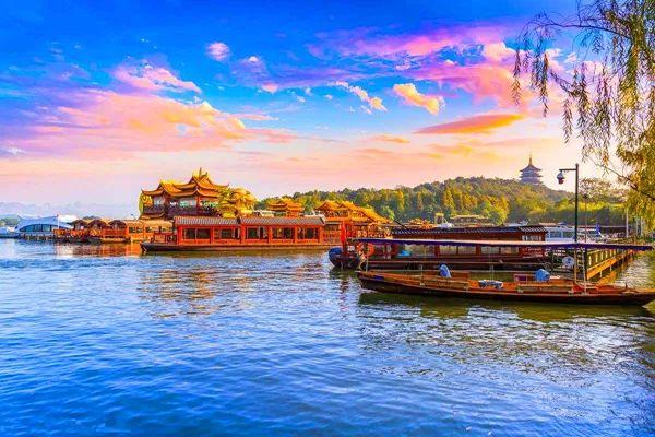 杭州旅游手册：轻松规划完美旅程，避开拥堵享受西湖美景