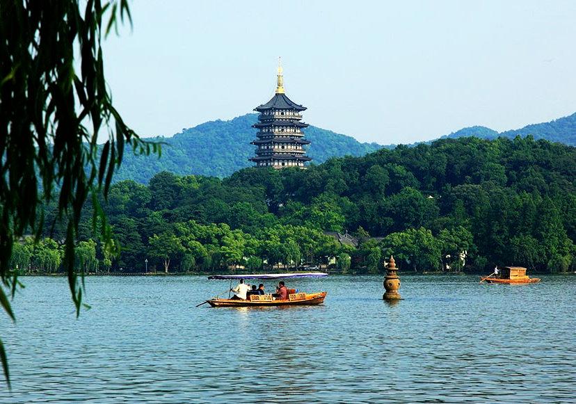 杭州旅游游记作文：轻松规划完美行程，体验西湖诗意与美食的快乐之旅